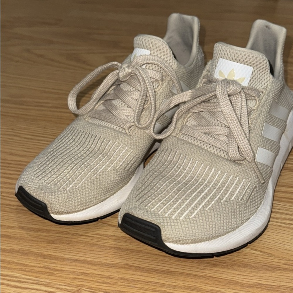 Women’s Adidas Swift Run sneakers